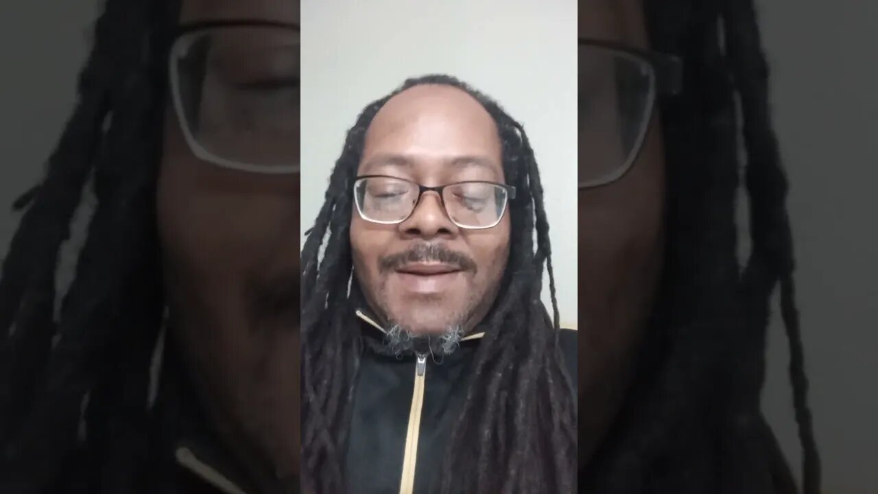 People Thought Man Was Rolling A Blunt On National TV But What He Was Actually Doing Was Crazier