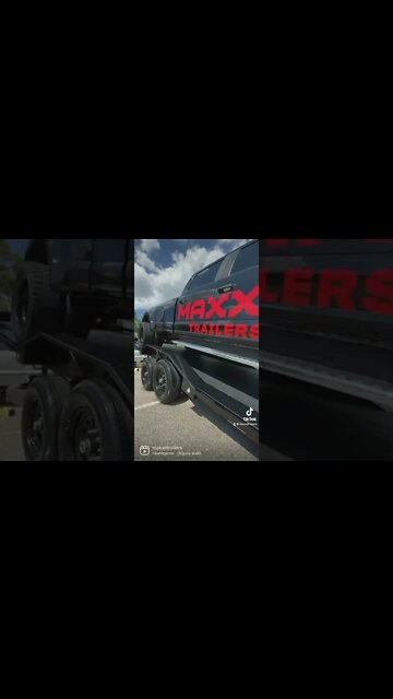 Got a wide Dually that you need to haul? That’s what a 102” wide deck and drive-over fenders are for