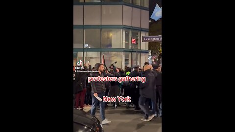 protesters gathering New York