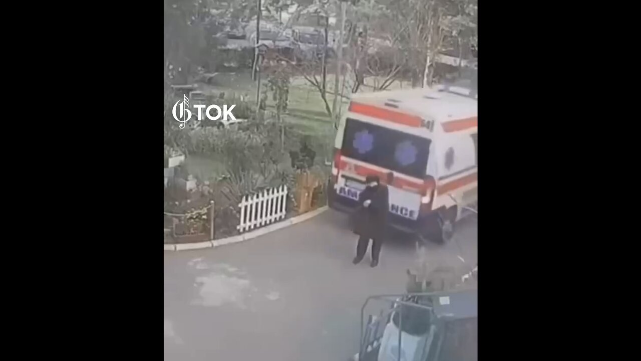 AMBULANCE BACKYARD ACCIDENT🚑🚷🏠💫