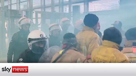 Firefighters storm European Commission headquarters over working conditions