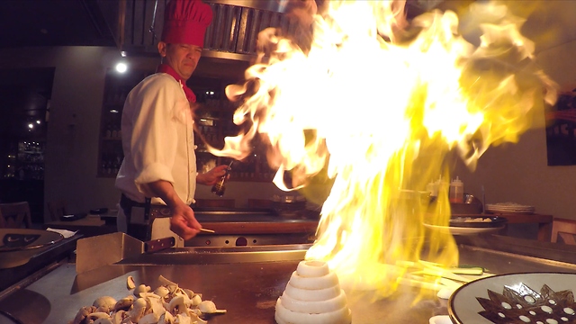 Teppanyaki ninja dazzles couple for 25th wedding anniversary