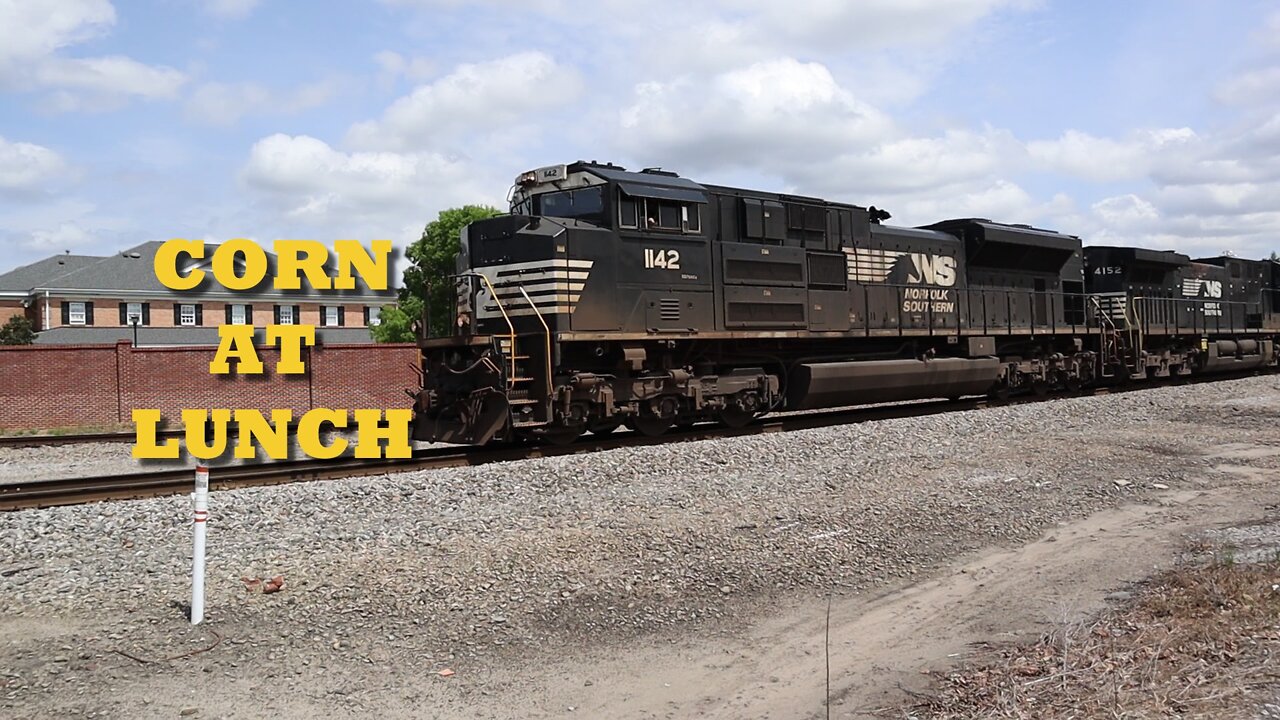 S02E106 Corn at Lunch (Norfolk Southern, SD70ACe, Grain Train, Rail Freight Transportation)