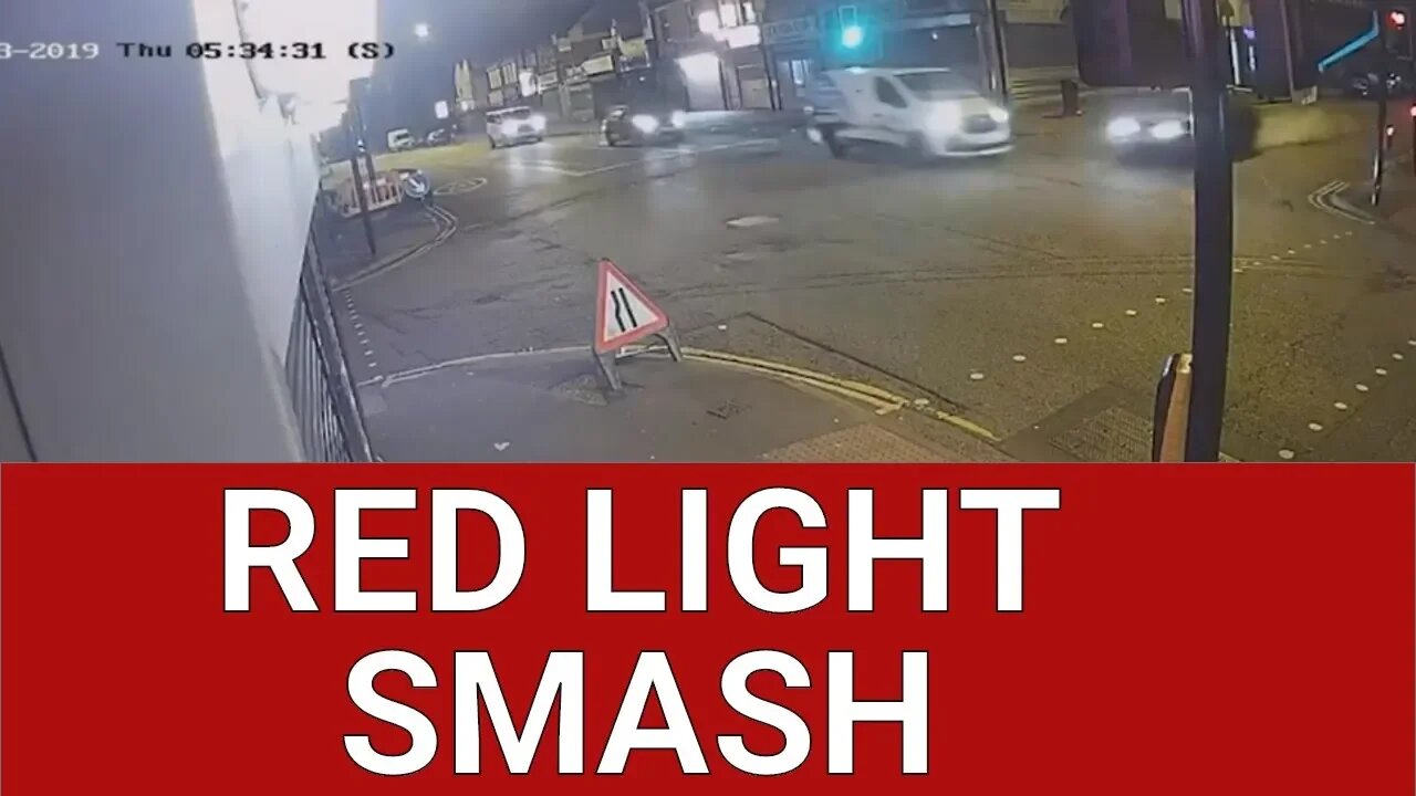 RED LIGHT CRASH COVENTRY