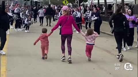 Northeast Ohio twin mom training, hoping for repeat Cleveland Marathon victory