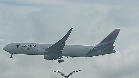 Boeing 767-300ERF PR-ABD vindo de Guarulhos para Manaus