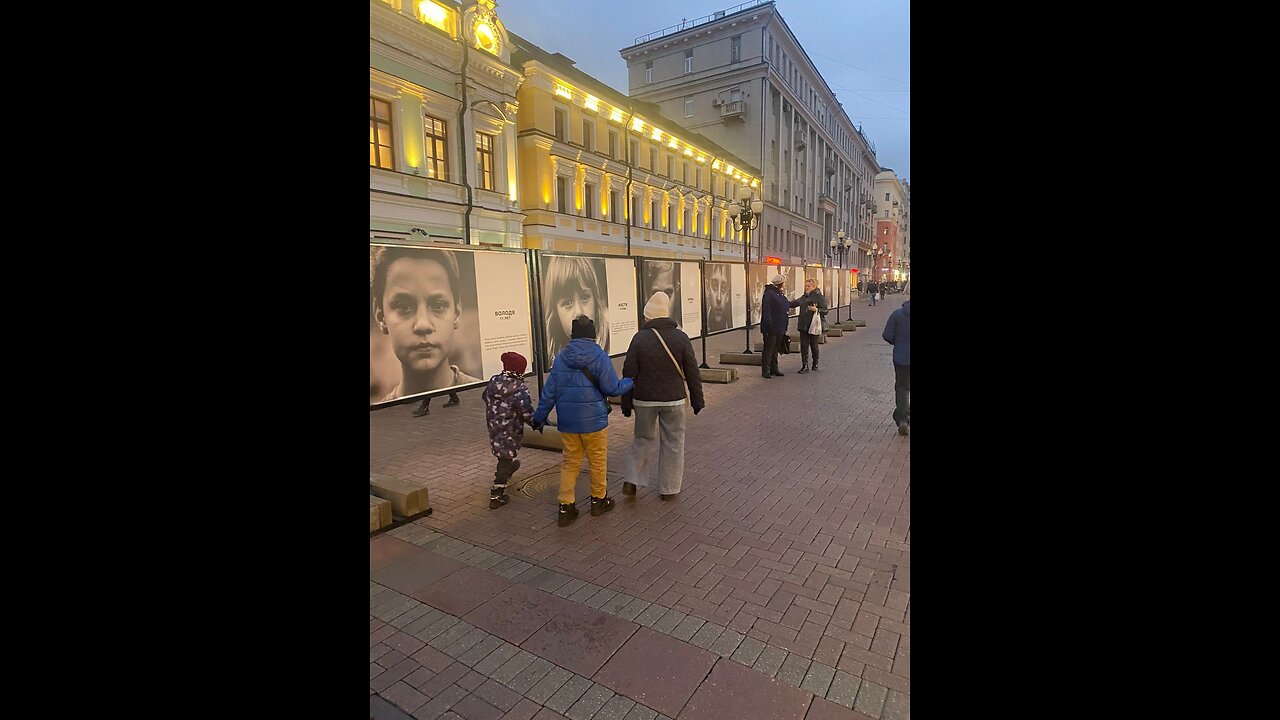 “Il Memoriale Centrale di Mosca mostra le fotografie dei bambini russi💖uccisi dall’Ucraina nel Donbass!!”👿😲👿