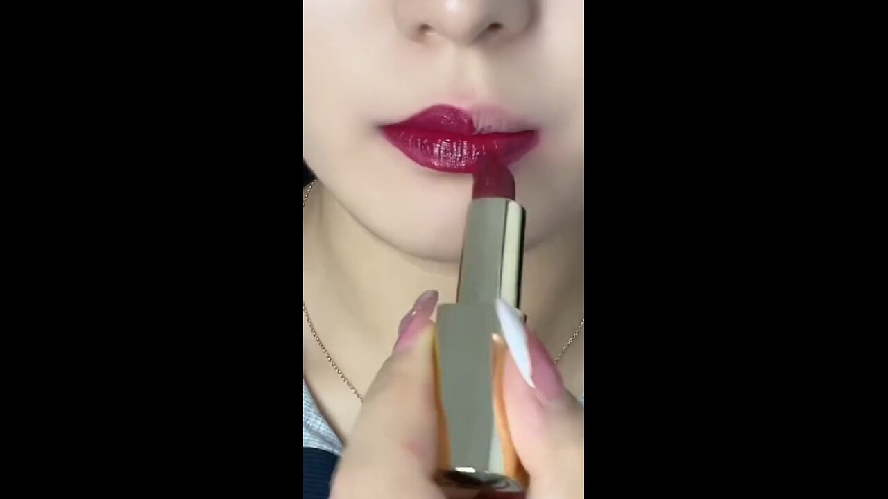 Lipstick Tutorial for women