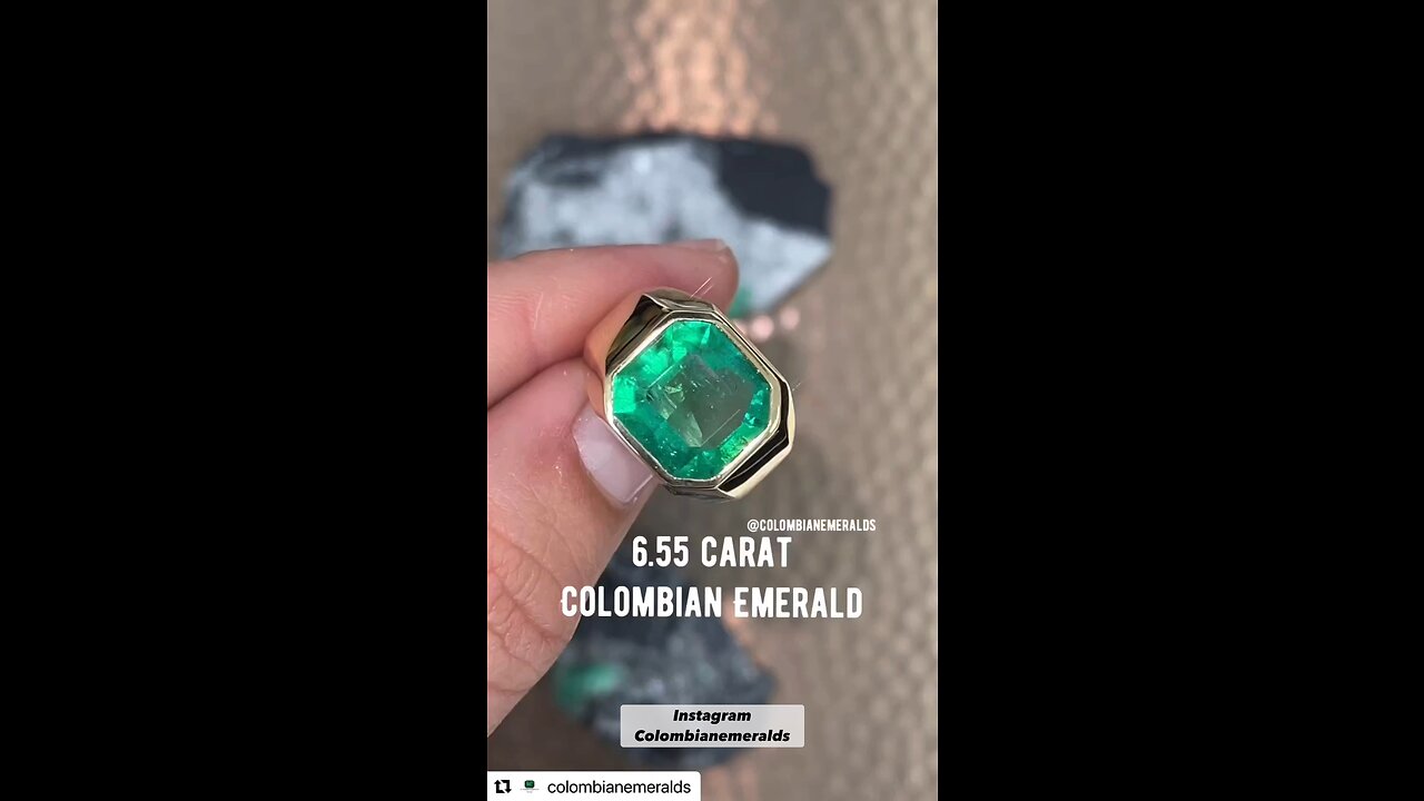 6.55 Carat 18K AAA Top Huge Bezel Set Mens Emerald Solitaire Gold Signet Pinky Gypsy Ring