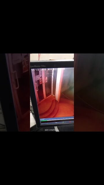 Love is blind. 😂😂🙈