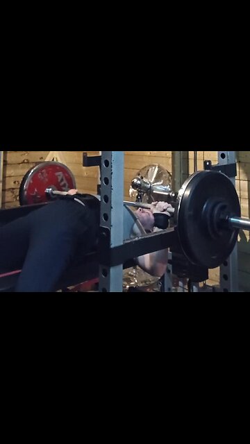 4x5 97.5 Kgs Paused Bench Press Back-offs. Last Set.