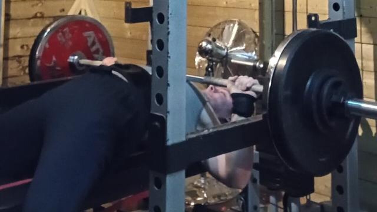 4x5 97.5 Kgs Paused Bench Press Back-offs. Last Set.