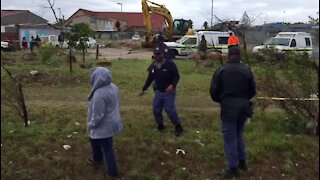 SOUTH AFRICA - Cape Town -Body of a new bornbaby was found in a drain (Video) (oDw)