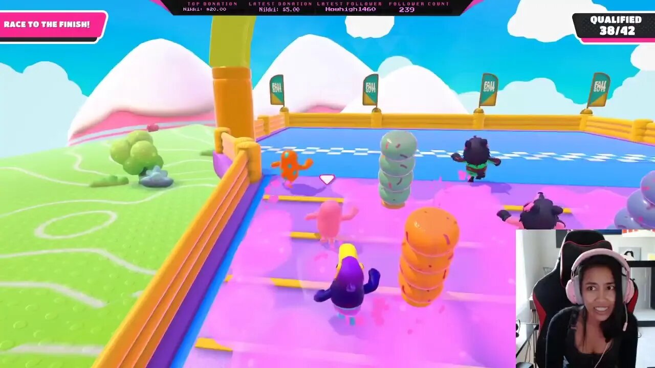 RookieU Playing Fall Guys