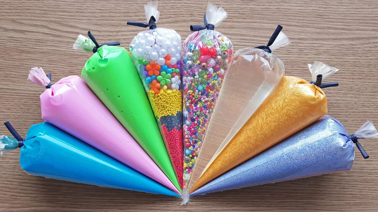 Making Crunchy Slime with Piping Bags #177