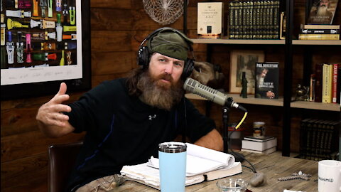 Jase’s Very Special Announcement & Why Phil Gained Compassion After Witnessing Childbirth | Ep 389