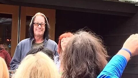 August 29, 2016 - Todd Rundgren Calls In to Tucson Morning Radio Show