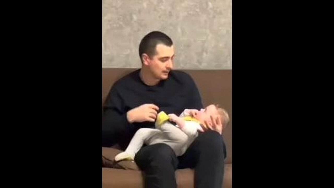 ზურაბ მახარაძე ტესტავს თერმობირთვულ იავნანას. ბავშვი ყურადღებით აკვირდება. 28. 03 2024