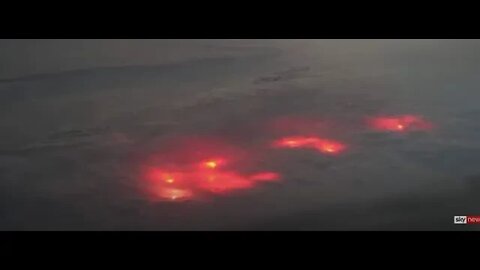 Mysterious red glow seen above Pacific Ocean. Aliens coming?