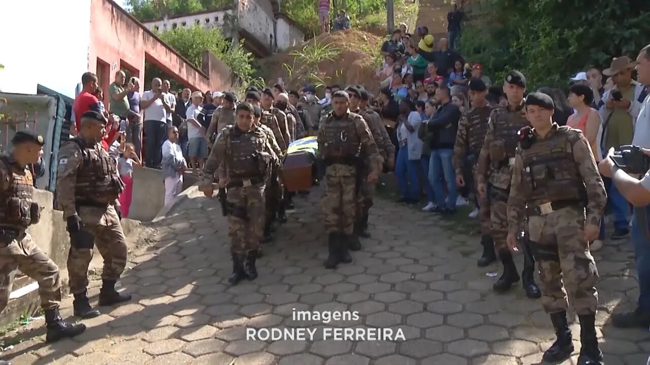 Soldado Arruda: emoção em Ipatinga durante sepultamento de PM morto durante troca de tiros em BH