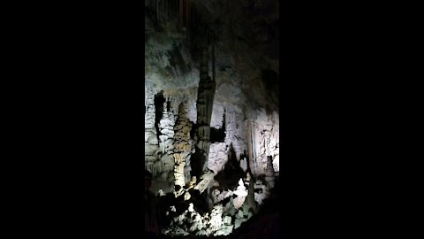 Lewis and Clark caverns