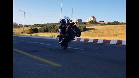 RAW - Power Wheelie Fly by - BMW S1000XR