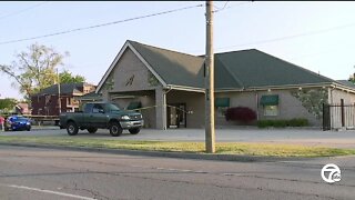 Man in critical condition after shooting outside Detroit funeral home