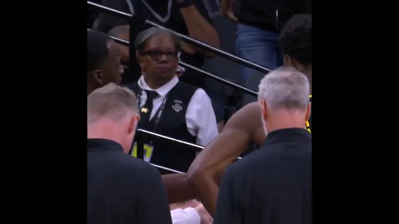 𝗗𝗿𝗮𝗺𝘆𝗼𝗻𝗱 𝗚𝗿𝗲𝗲𝗻 𝗬𝗲𝗹𝗹𝗶𝗻𝗴 𝗮𝘁 𝘁𝗵𝗲 𝗕𝗲𝗻𝗰𝗵 𝗗𝘂𝗿𝗶𝗻𝗴 𝗧𝗶𝗺𝗲𝗼𝘂𝘁 👀