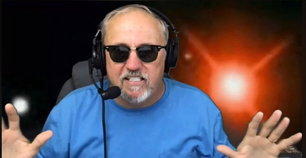 MIKE FROM AROUND THE WORLD - RED STAR SEEN OFF AFRICA, IS IT NIBIRU?