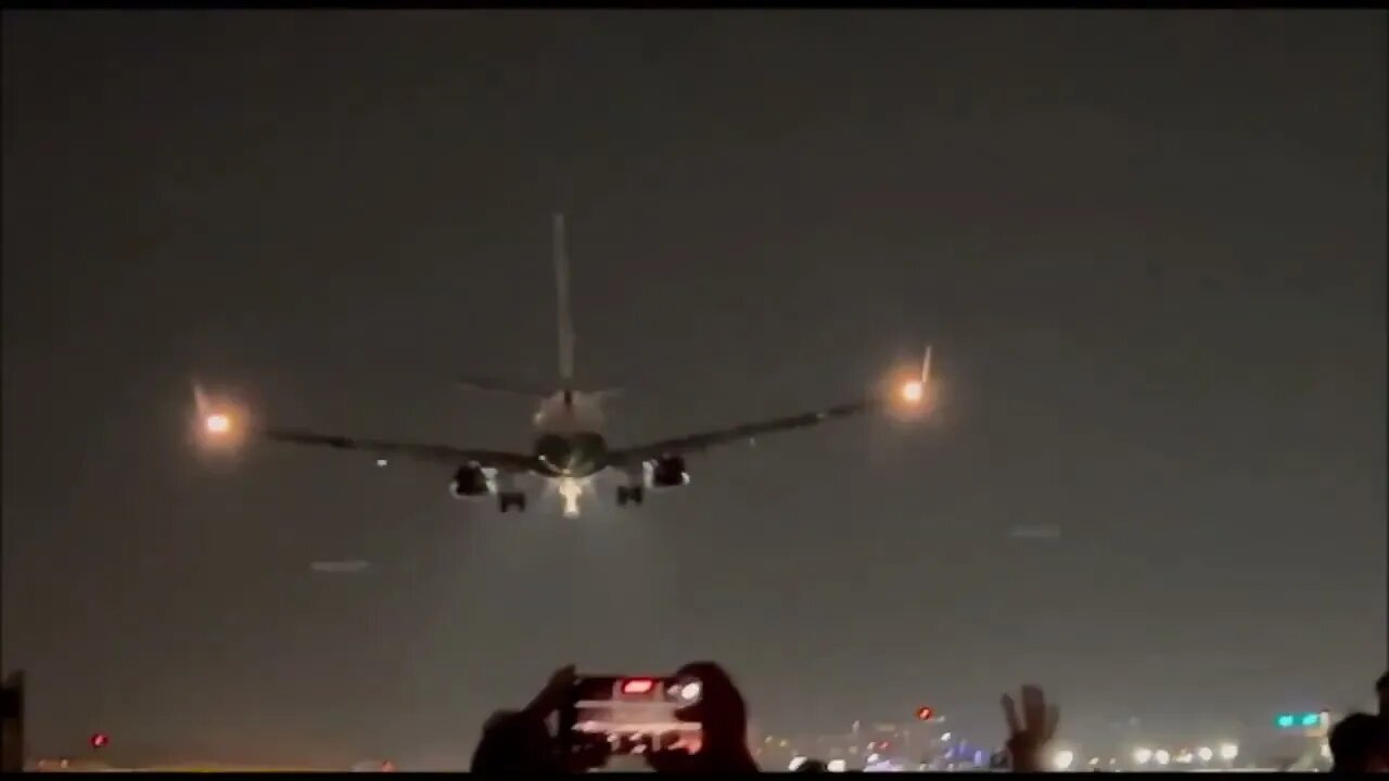 Pelosi Plane Landing On Video! Everyone Is Following Nancy Pelosi