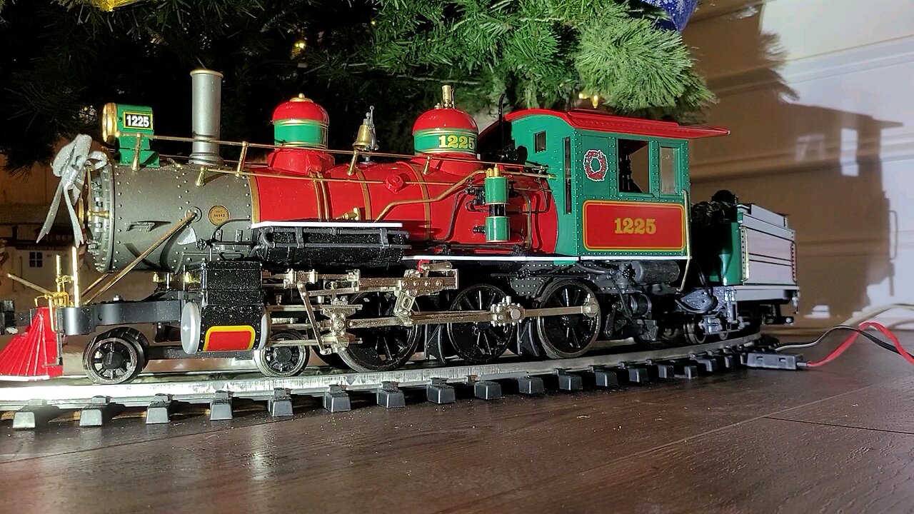 Christmas train Bachmann Wonderland Flyer 3