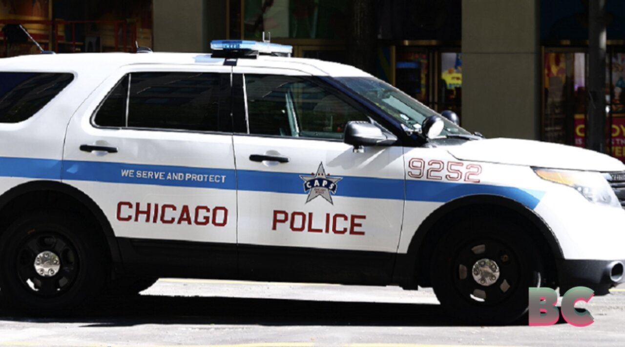 Chicago news team robbed at gunpoint during report on armed robberies in the city