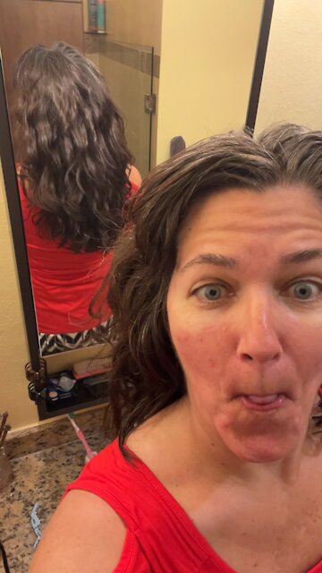 My DIL has weighed in and says it’s 💯 curly.