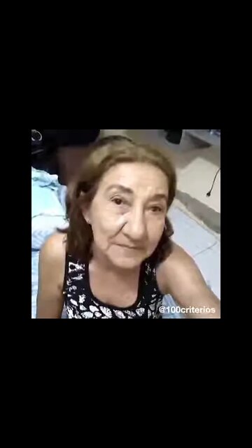 NADA NÃO TÔ SÓ OLHANDO IRENE a boca dela faz "TAC" KKK antes de falar😂😂