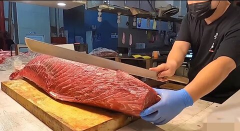 Katana Cuts 300 kg Bluefin Tuna Fish Taiwan street food