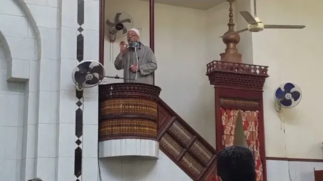دينك حياتك/فضل الصلاة علي النبي