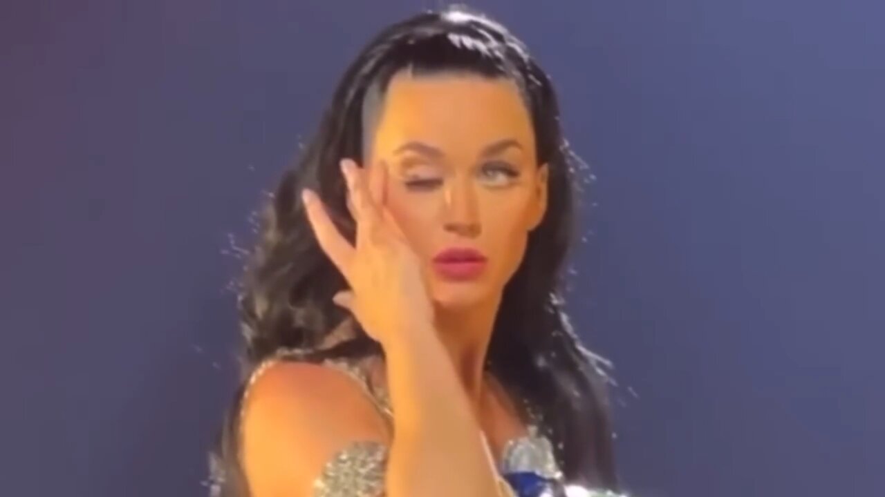 Katy Perry Malfunctions. Is She a Clone or A.I?