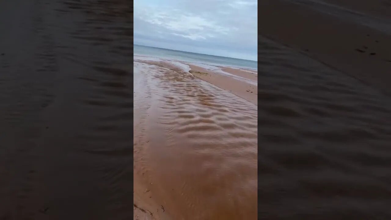 Interesting pattern in the water