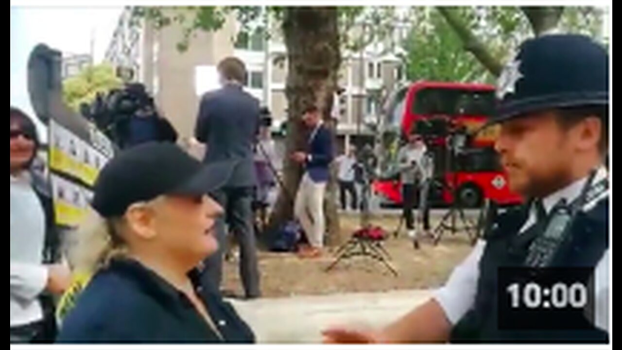 Abi Roberts who did the great wall of c@nts video gets arrested outside the Covid Inquiry UK