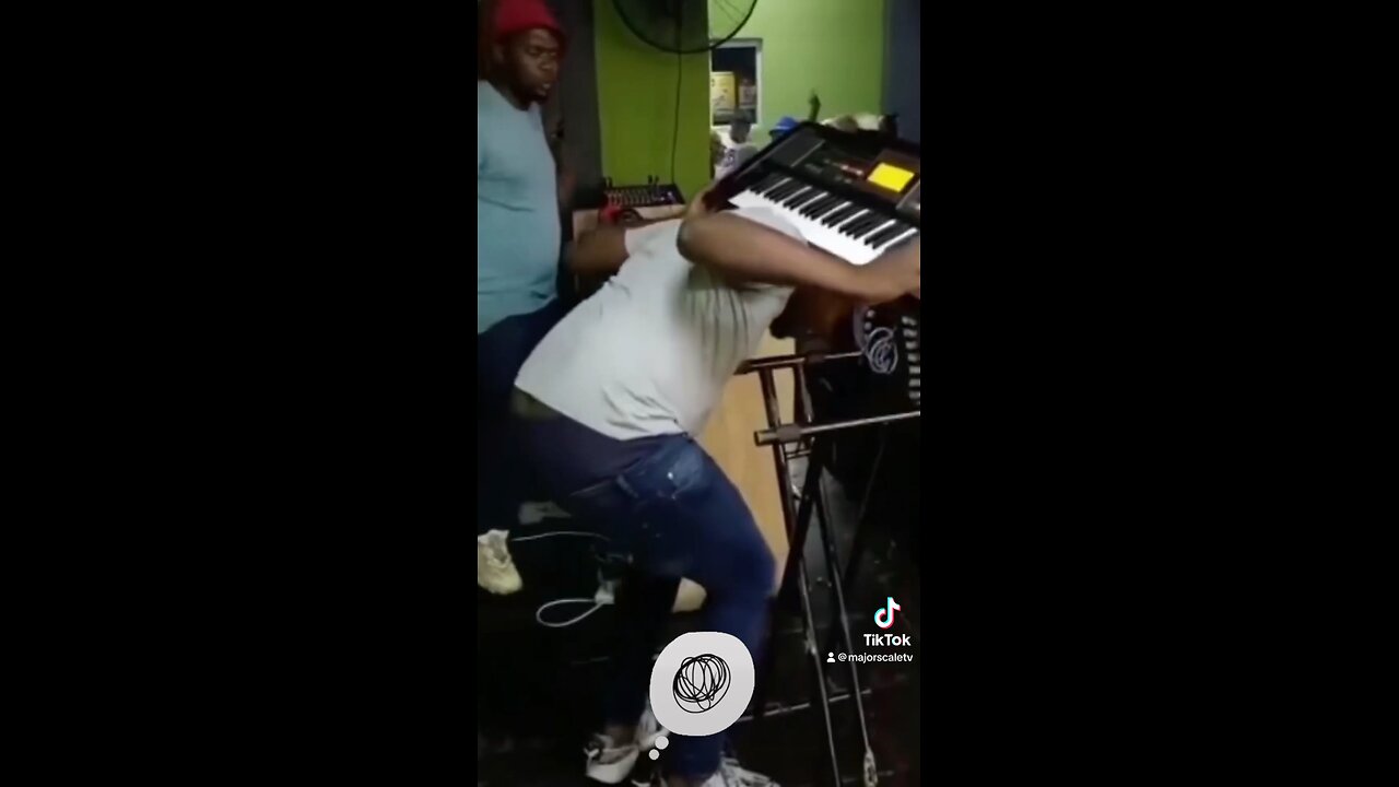 This is why you should’ve let everyone borrow your instrument lol 🎹💥👋🏾