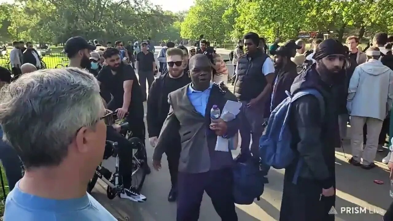 Mo dean confront victor again #speakerscorner