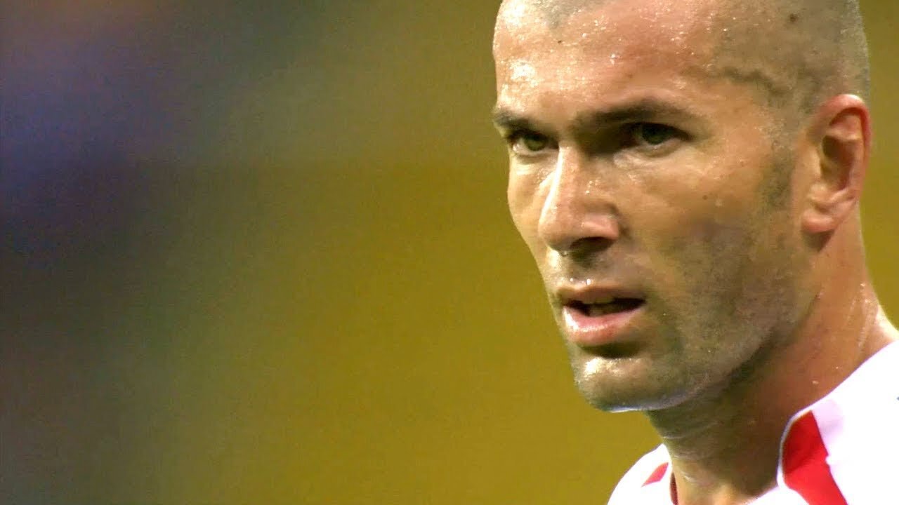 32 Legendary Goals in Football History