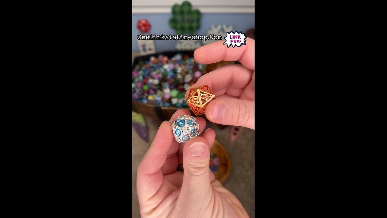 Carlin W! 😍 Thank you Katrina R! #onelinkatatimeshop #dice #dnd #scoop #rpg
