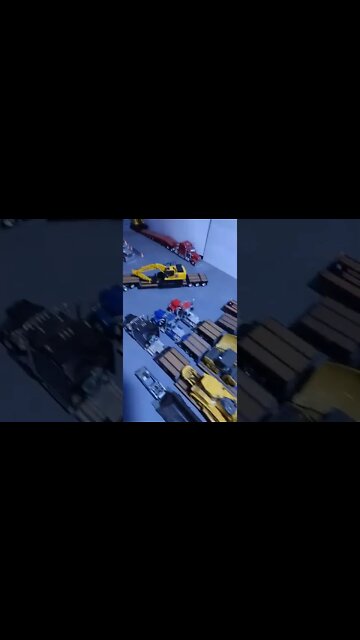 The Heavy Equipment Yard and Truck Stop Diecast 1/64 Diorama DCP by First Gear Update