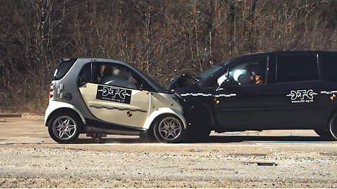 Mercedes Smart - Crash Test 62 km/h 