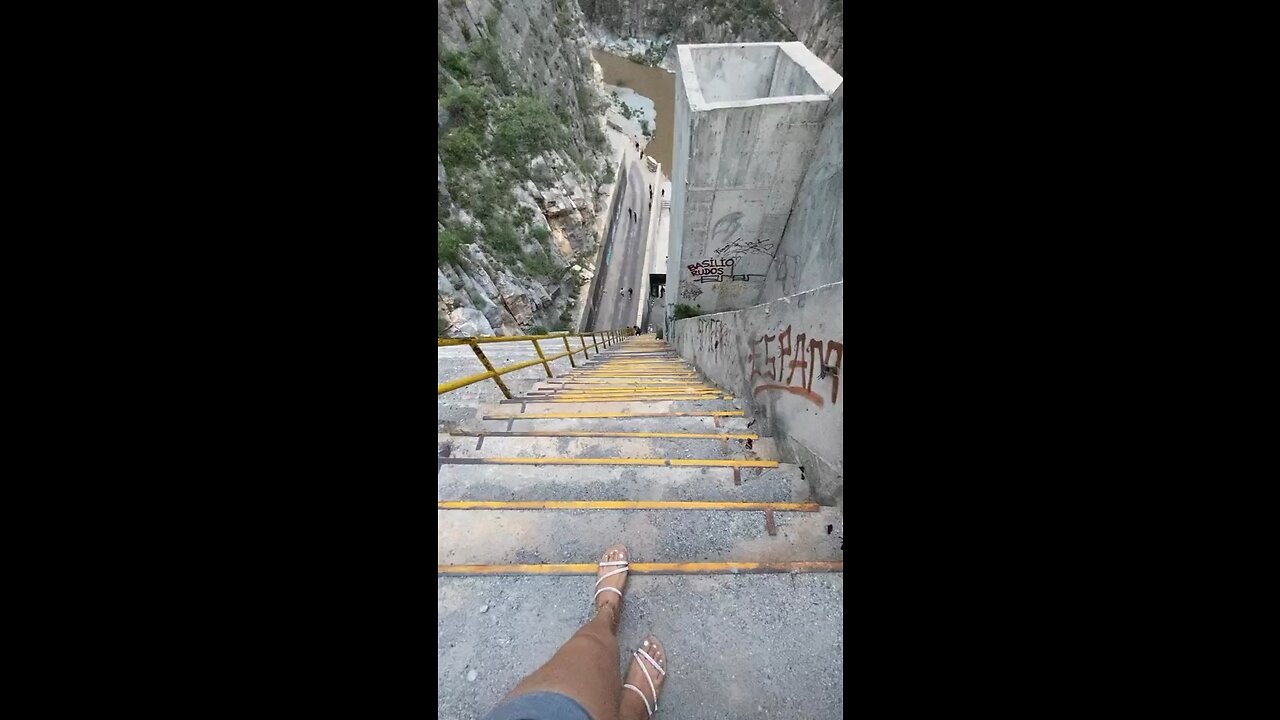 Would you walk down these steps 😳🥲🥲