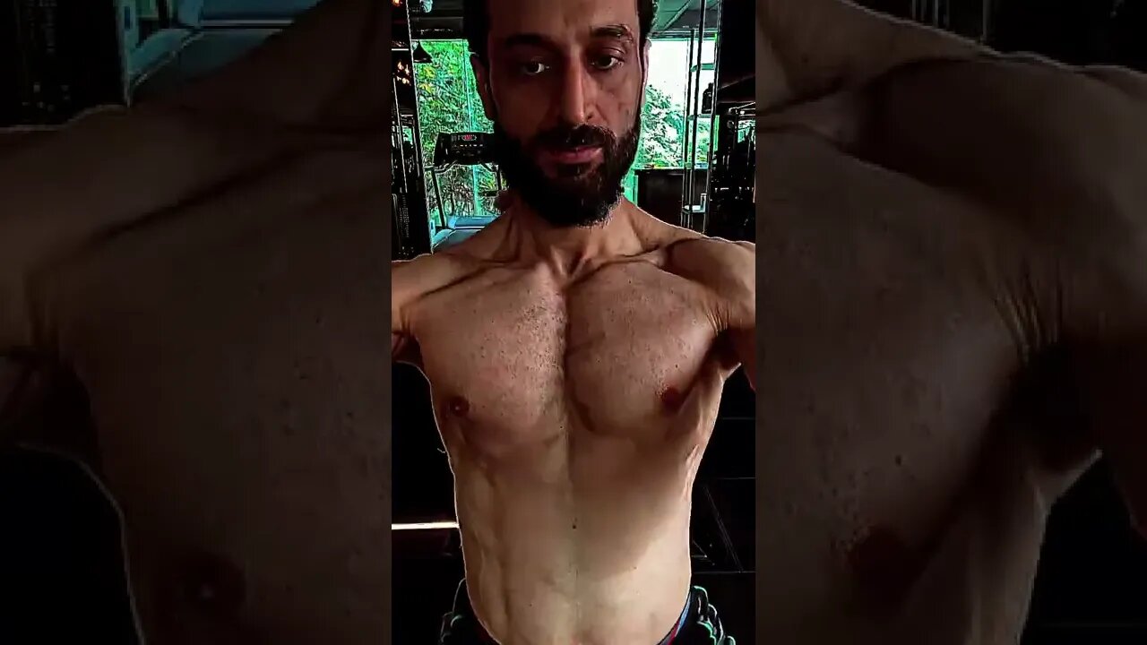 WANT MEAT in mid pecs? 5 sets each for 12reps of seated fly machine , go slow and stretch pecs