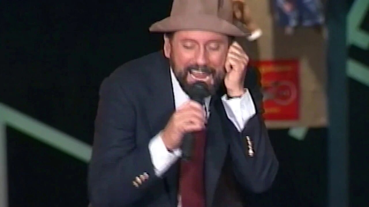 Ray Stevens - "It's Me Again Margaret" (Live)