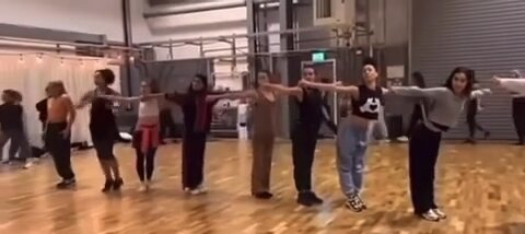 Dancer girls