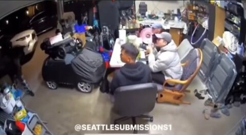 Protesters Block Ship Full of Weapons Bound For Israel - Tacoma, WA